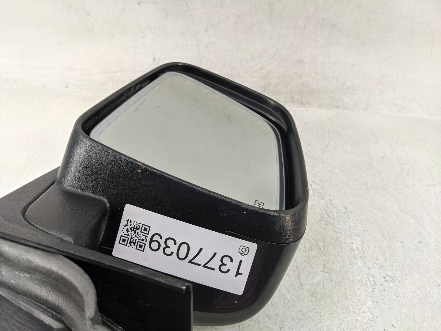 2019-2021 Chevrolet Malibu Driver Side View Mirror - Left Door Mirror OEM Used - Oemusedautoparts1.com