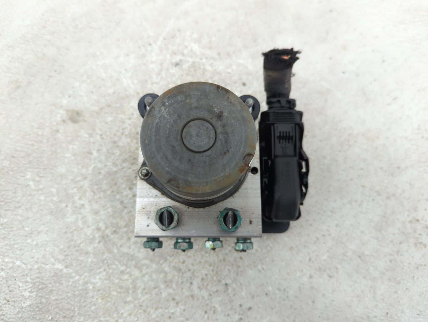 2019-2021 Chevrolet Malibu ABS Pump Control Module Replacement P/N:84501623 Fits Fits 2019 2020 2021 OEM Used Auto Parts - O