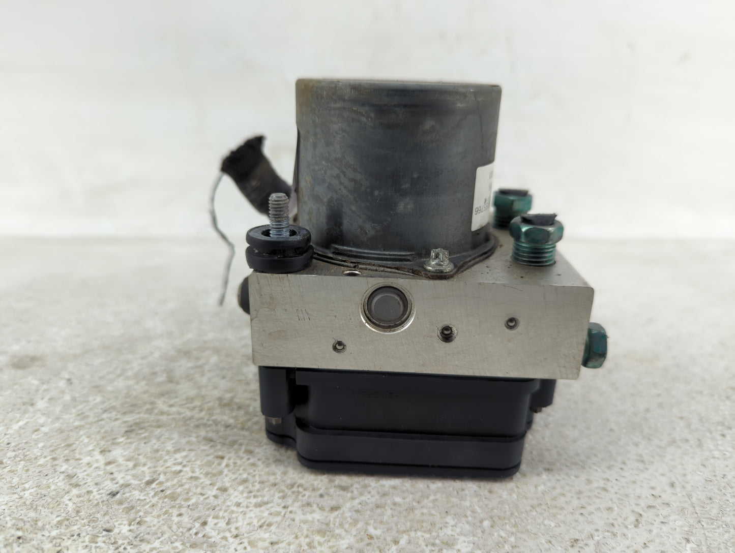 2019-2021 Chevrolet Malibu ABS Pump Control Module Replacement P/N:84501623 Fits Fits 2019 2020 2021 OEM Used Auto Parts - O