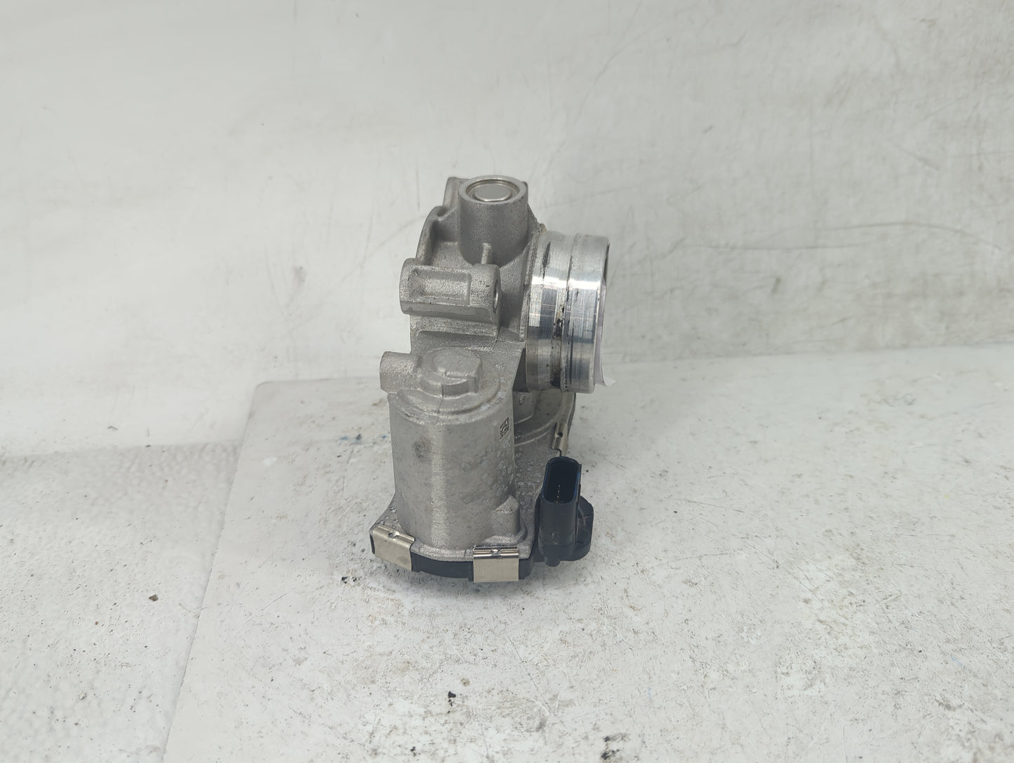 2016-2021 Chevrolet Malibu Throttle Body P/N:12671379AA Fits Fits 2016 2017 2018 2019 2020 2021 2022 OEM Used Auto Parts - O