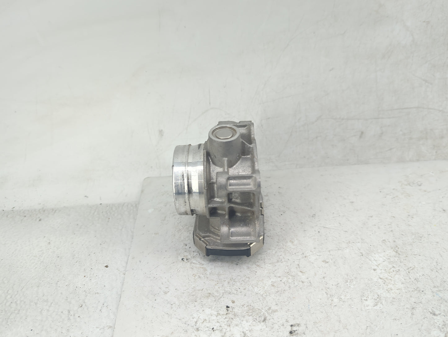 2016-2021 Chevrolet Malibu Throttle Body P/N:12671379AA Fits Fits 2016 2017 2018 2019 2020 2021 2022 OEM Used Auto Parts - O