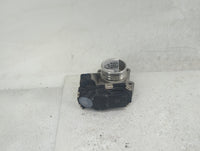 2016-2021 Chevrolet Malibu Throttle Body P/N:12671379AA Fits Fits 2016 2017 2018 2019 2020 2021 2022 OEM Used Auto Parts - O