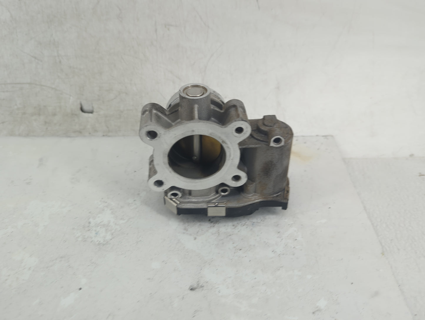 2016-2021 Chevrolet Malibu Throttle Body P/N:12671379AA Fits Fits 2016 2017 2018 2019 2020 2021 2022 OEM Used Auto Parts - O