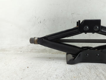 2021 Chevrolet Malibu Spare Scissor Car Jack 1431552