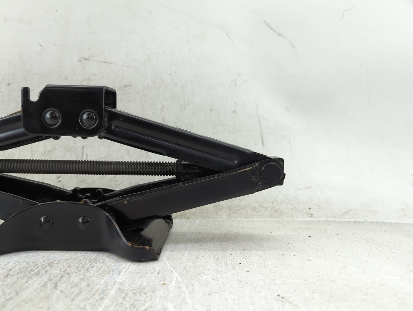 2021 Chevrolet Malibu Spare Scissor Car Jack 1431552 - Oemusedautoparts1.com