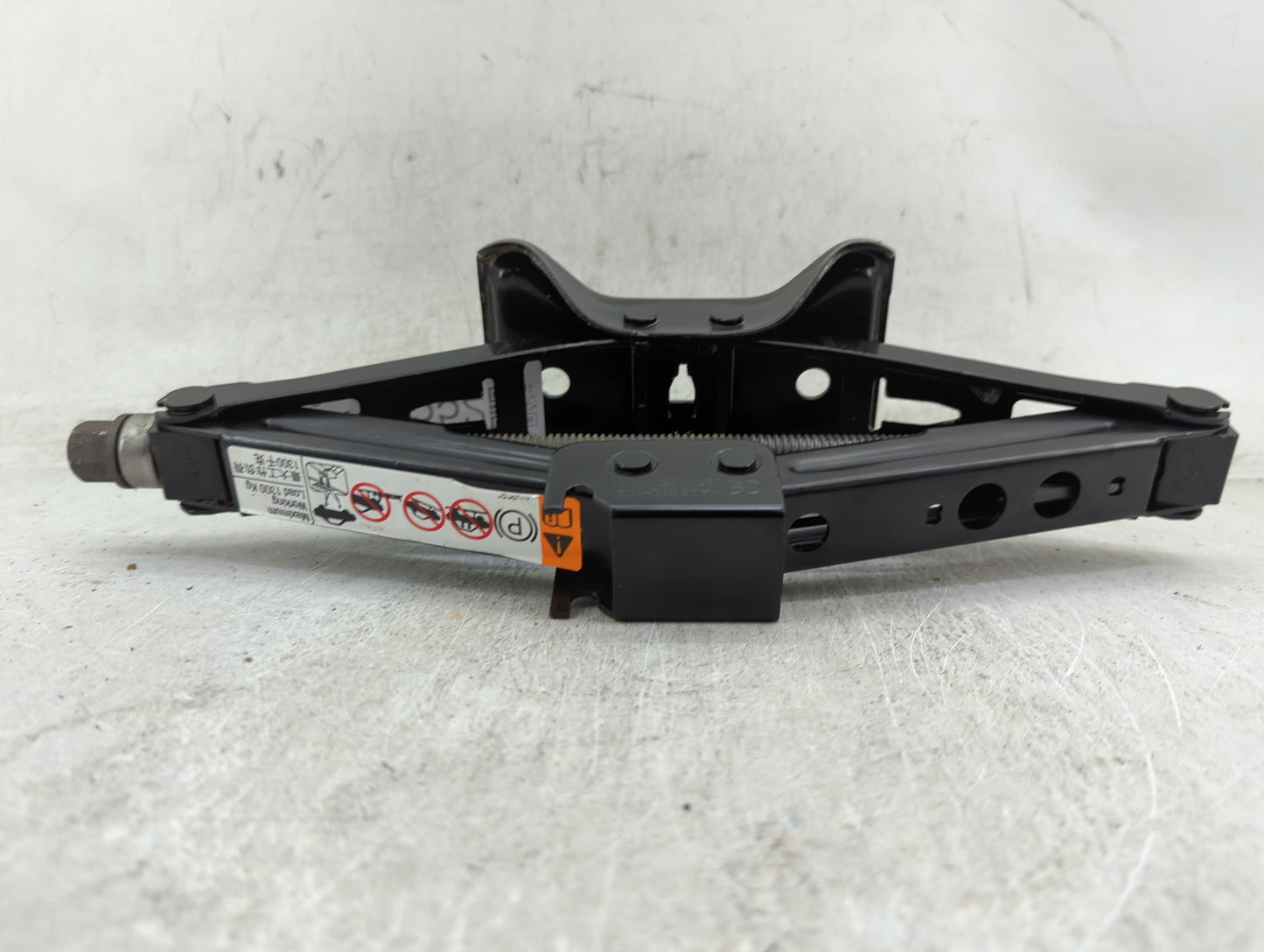 2021 Chevrolet Malibu Spare Scissor Car Jack 1431552 - Oemusedautoparts1.com