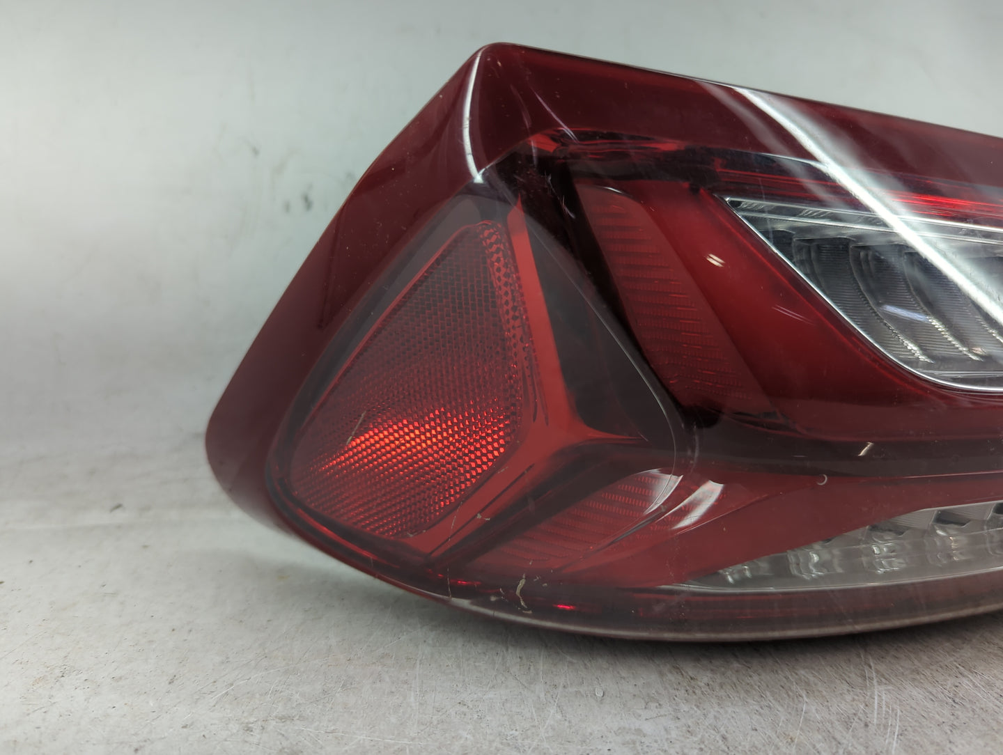 2019-2021 Chevrolet Malibu Tail Light Assembly Passenger Right OEM P/N:84595943 Fits Fits 2019 2020 2021 OEM Used Auto Parts