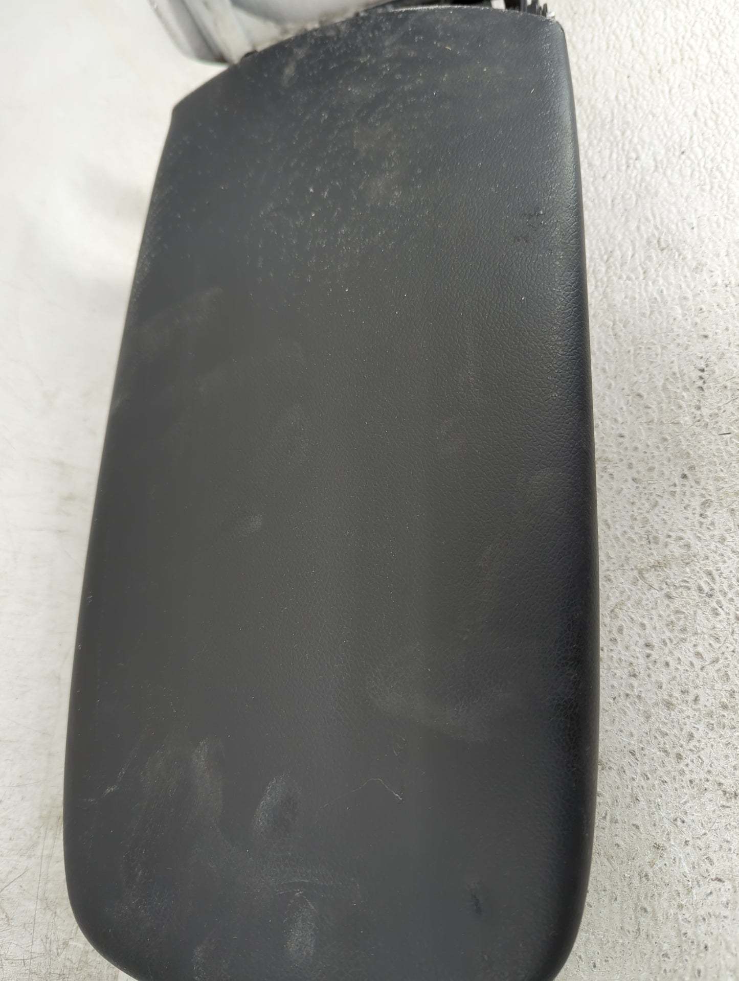 2021 Chevrolet Malibu Center Console Armrest Cover Lid P/N:67003264 Fits OEM Used Auto Parts - Oemusedautoparts1.com