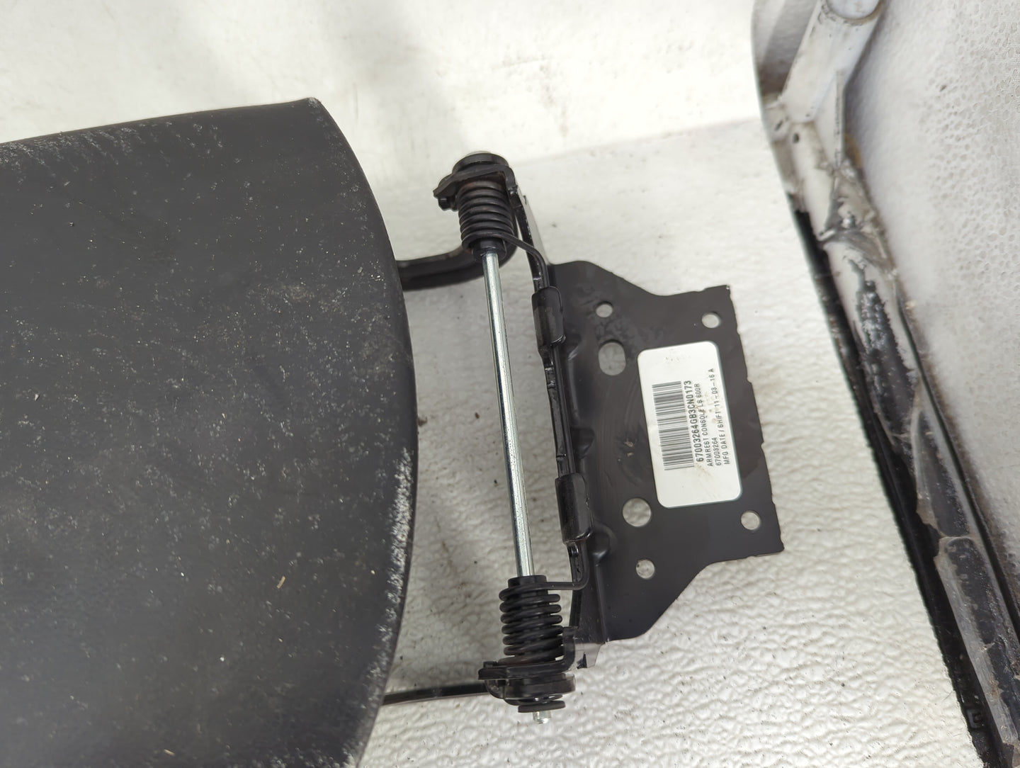 2021 Chevrolet Malibu Center Console Armrest Cover Lid P/N:67003264 Fits OEM Used Auto Parts - Oemusedautoparts1.com