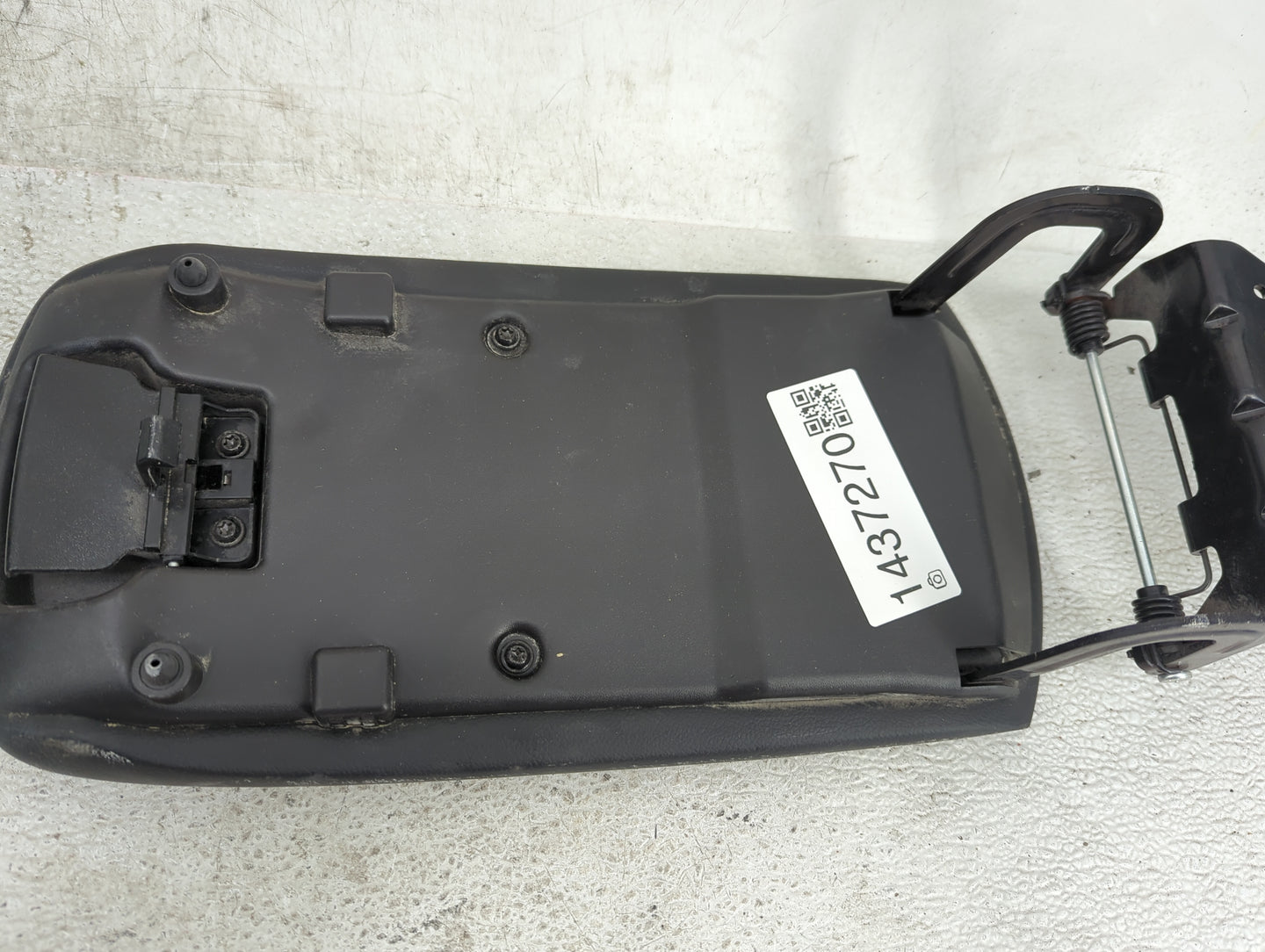 2021 Chevrolet Malibu Center Console Armrest Cover Lid P/N:67003264 Fits OEM Used Auto Parts - Oemusedautoparts1.com
