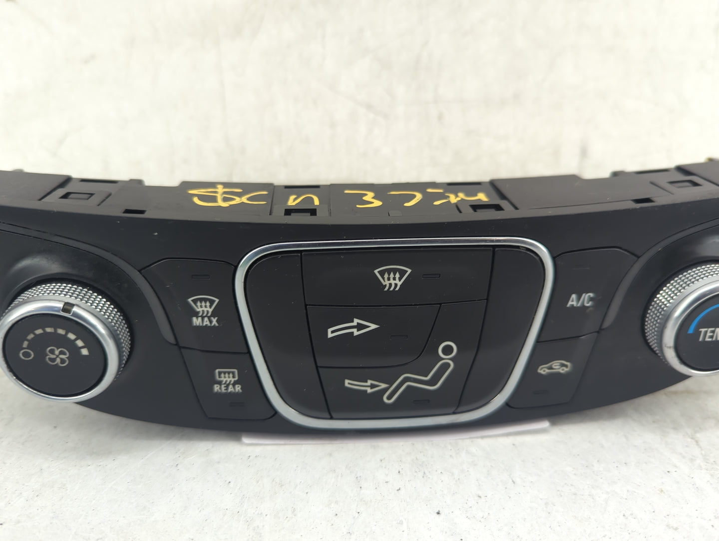 2019-2021 Chevrolet Malibu Climate Control Module Temperature AC/Heater Replacement P/N:84426651 7370200000000X Fits OEM Use
