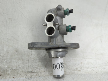 2016-2021 Chevrolet Malibu Brake Master Cylinder - Oemusedautoparts1.com