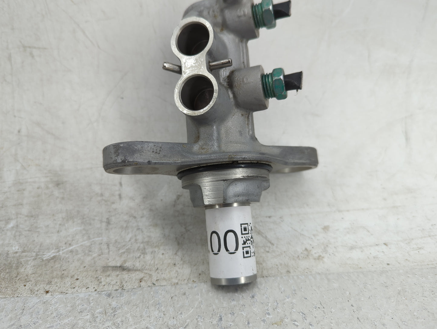 2016-2021 Chevrolet Malibu Brake Master Cylinder - Oemusedautoparts1.com
