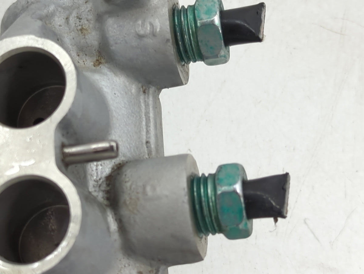 2016-2021 Chevrolet Malibu Brake Master Cylinder 1451100 - Oemusedautoparts1.com