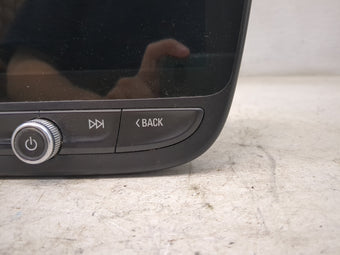 compare product 2021 Chevrolet Malibu Information Display Screen 1468356