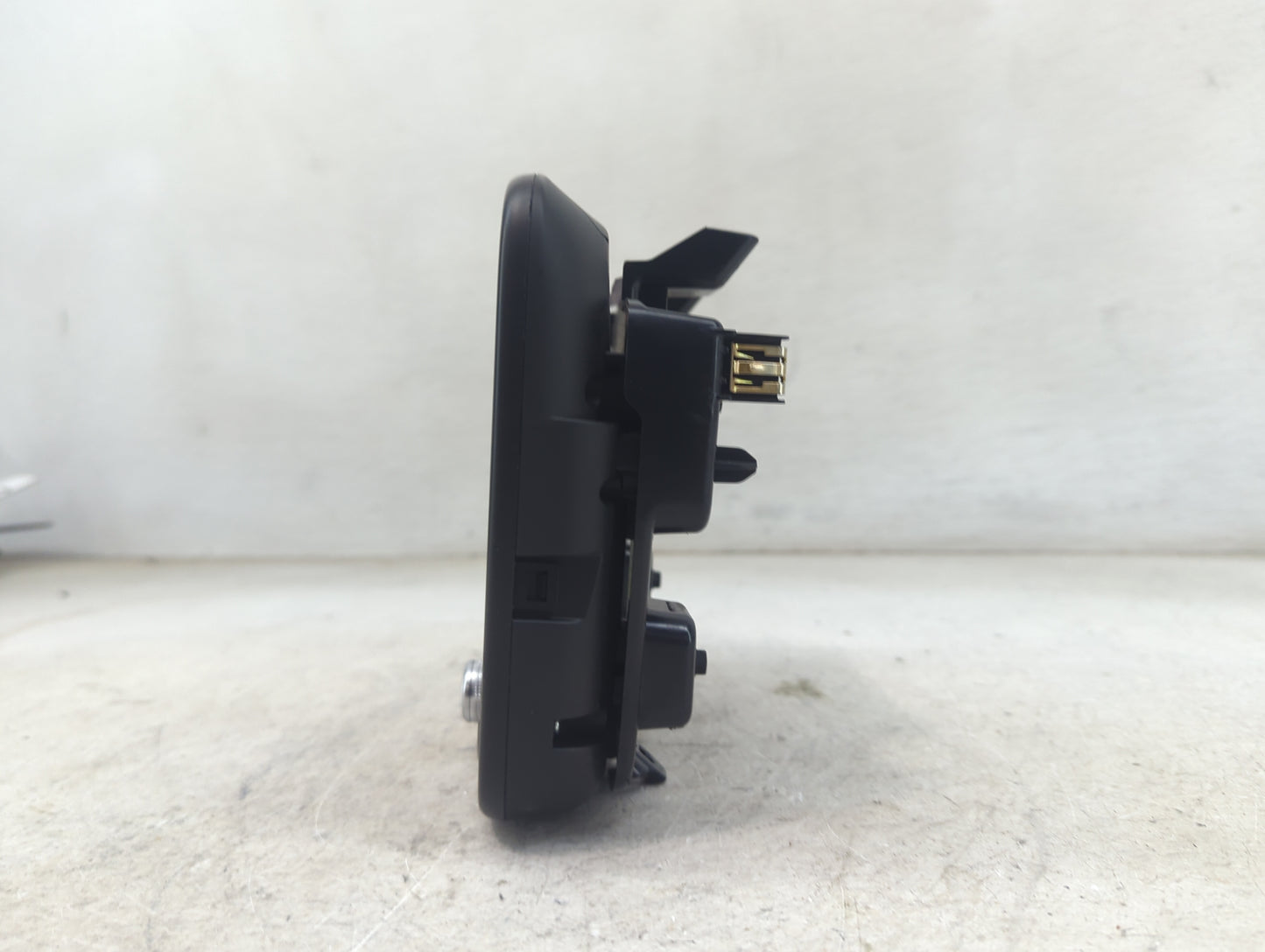 2021 Chevrolet Malibu Information Display Screen 1468745 - Oemusedautoparts1.com
