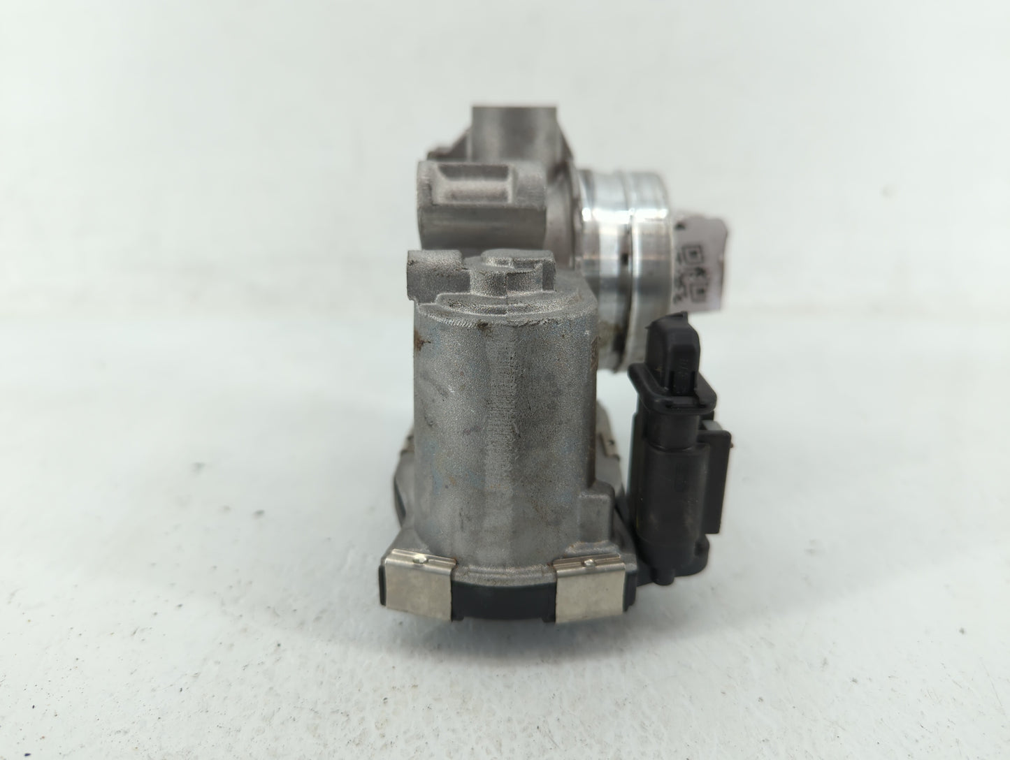 2016-2021 Chevrolet Malibu Throttle Body P/N:12671379AA Fits Fits 2016 2017 2018 2019 2020 2021 2022 OEM Used Auto Parts - O