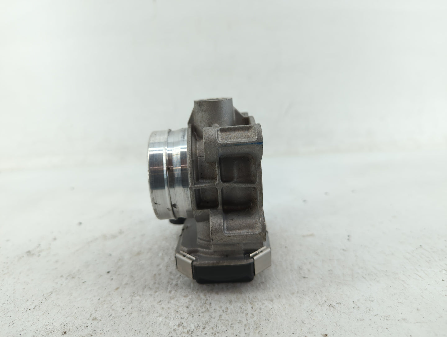 2016-2021 Chevrolet Malibu Throttle Body P/N:12671379AA Fits Fits 2016 2017 2018 2019 2020 2021 2022 OEM Used Auto Parts - O