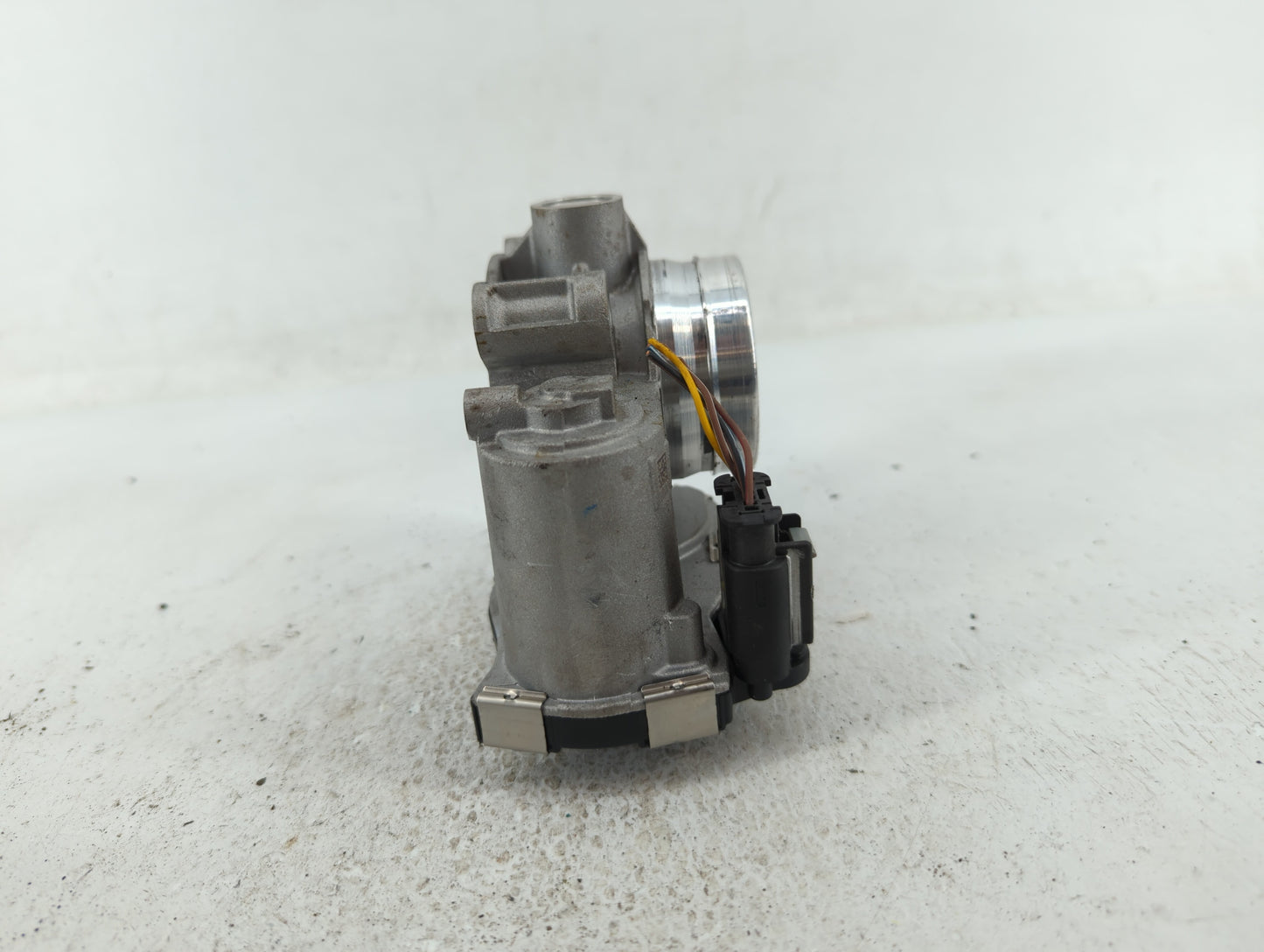 2016-2021 Chevrolet Malibu Throttle Body P/N:12671379AA Fits Fits 2016 2017 2018 2019 2020 2021 2022 OEM Used Auto Parts - O