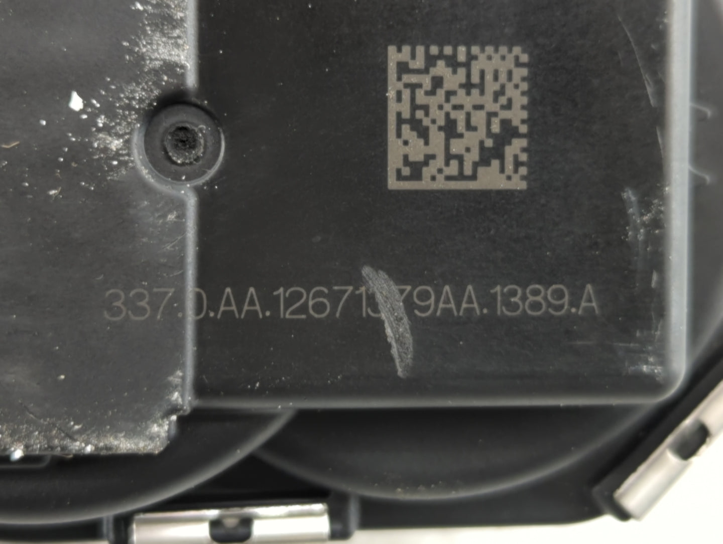 2016-2021 Chevrolet Malibu Throttle Body P/N:12671379AA Fits Fits 2016 2017 2018 2019 2020 2021 2022 OEM Used Auto Parts - O