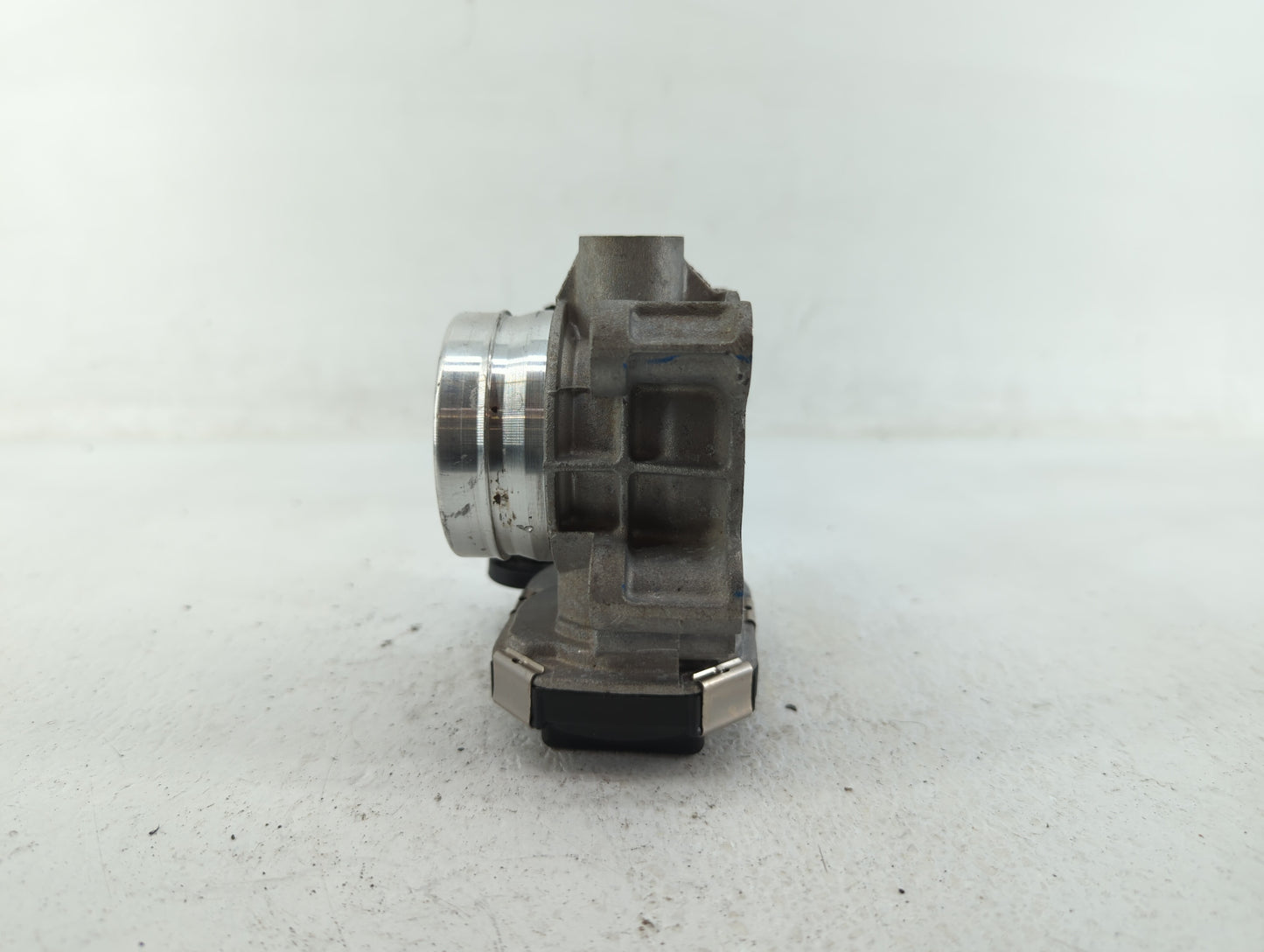 2016-2021 Chevrolet Malibu Throttle Body P/N:12671379AA Fits Fits 2016 2017 2018 2019 2020 2021 2022 OEM Used Auto Parts - O