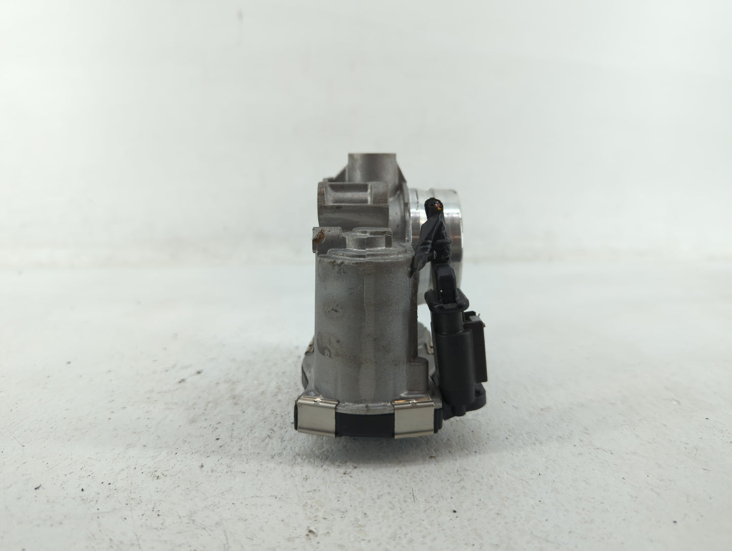 2016-2021 Chevrolet Malibu Throttle Body P/N:12671379AA Fits Fits 2016 2017 2018 2019 2020 2021 2022 OEM Used Auto Parts - O