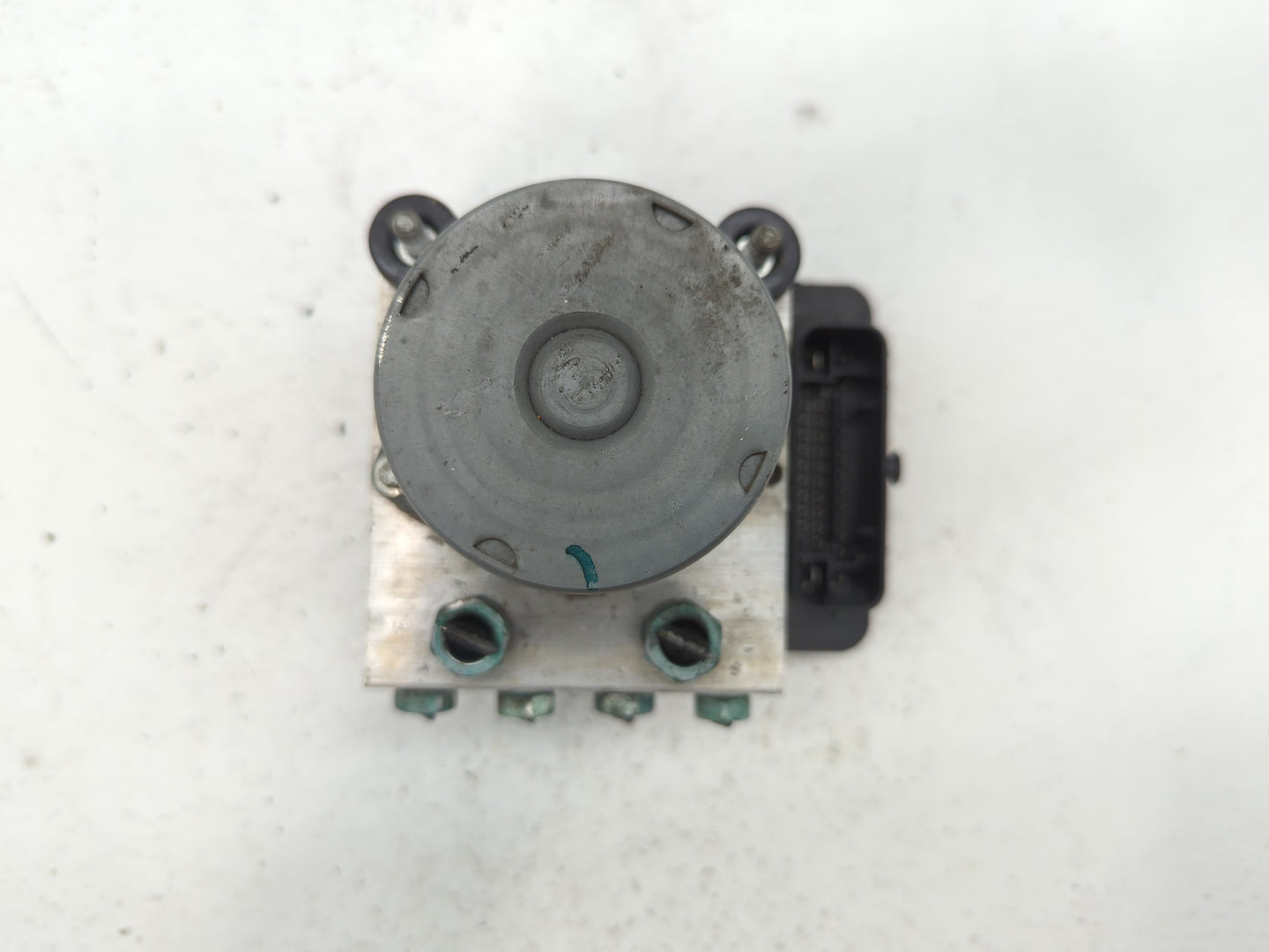 2019-2021 Chevrolet Malibu ABS Pump Control Module Replacement P/N:84767280 84501623, 84502888 Fits Fits 2019 2020 2021 OEM 