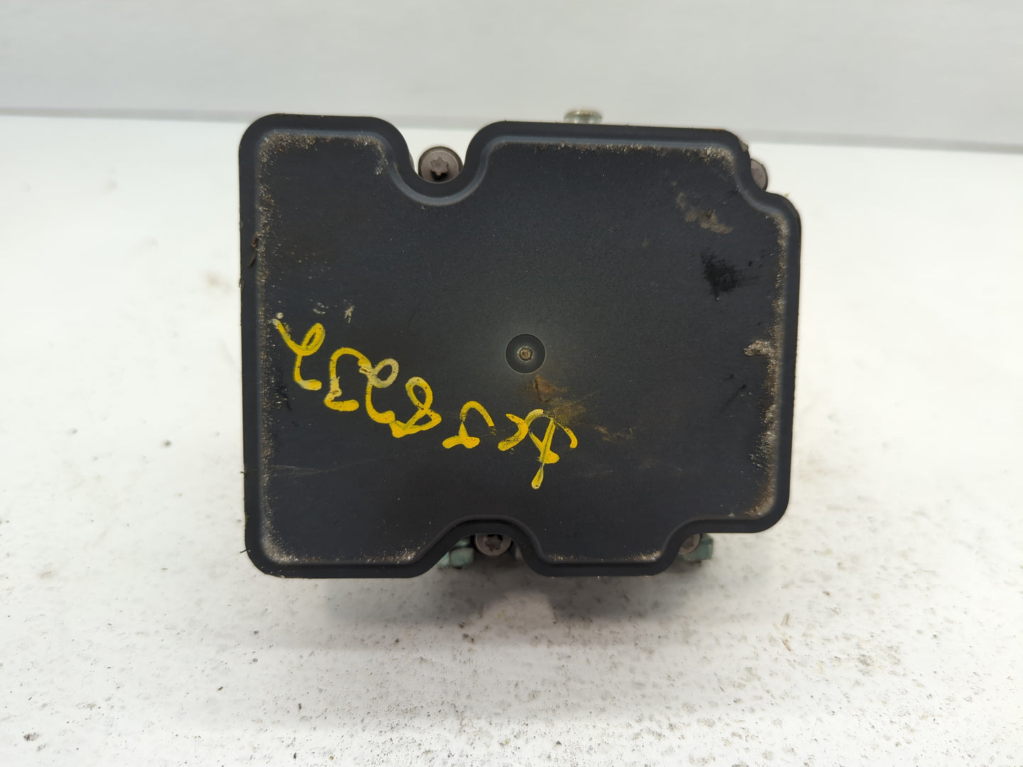 2019-2021 Chevrolet Malibu ABS Pump Control Module Replacement P/N:84767280 84501623, 84502888 Fits Fits 2019 2020 2021 OEM 