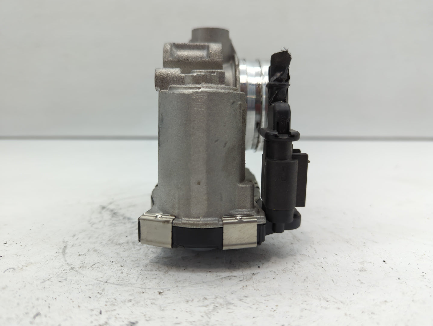 2016-2021 Chevrolet Malibu Throttle Body P/N:12671379AA Fits Fits 2016 2017 2018 2019 2020 2021 2022 OEM Used Auto Parts - O