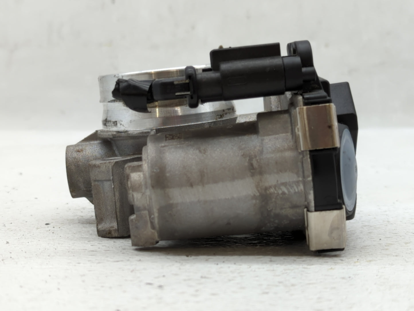 2016-2021 Chevrolet Malibu Throttle Body P/N:12671379AA Fits Fits 2016 2017 2018 2019 2020 2021 2022 OEM Used Auto Parts - O