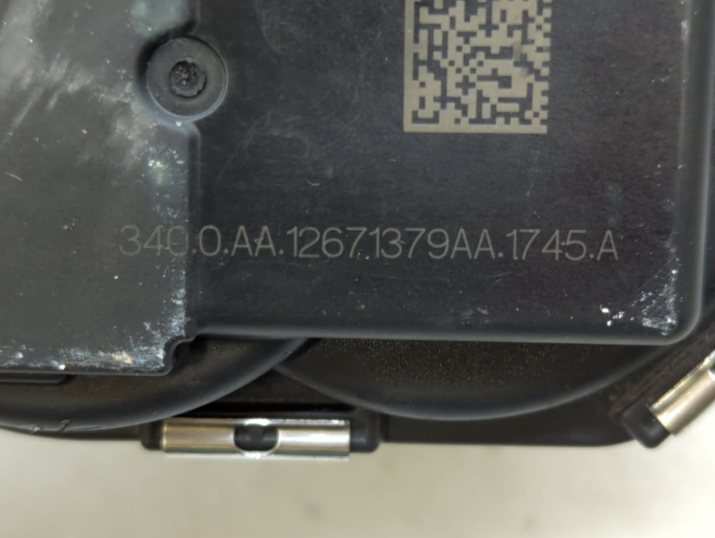 2016-2021 Chevrolet Malibu Throttle Body P/N:12671379AA Fits Fits 2016 2017 2018 2019 2020 2021 2022 OEM Used Auto Parts - O