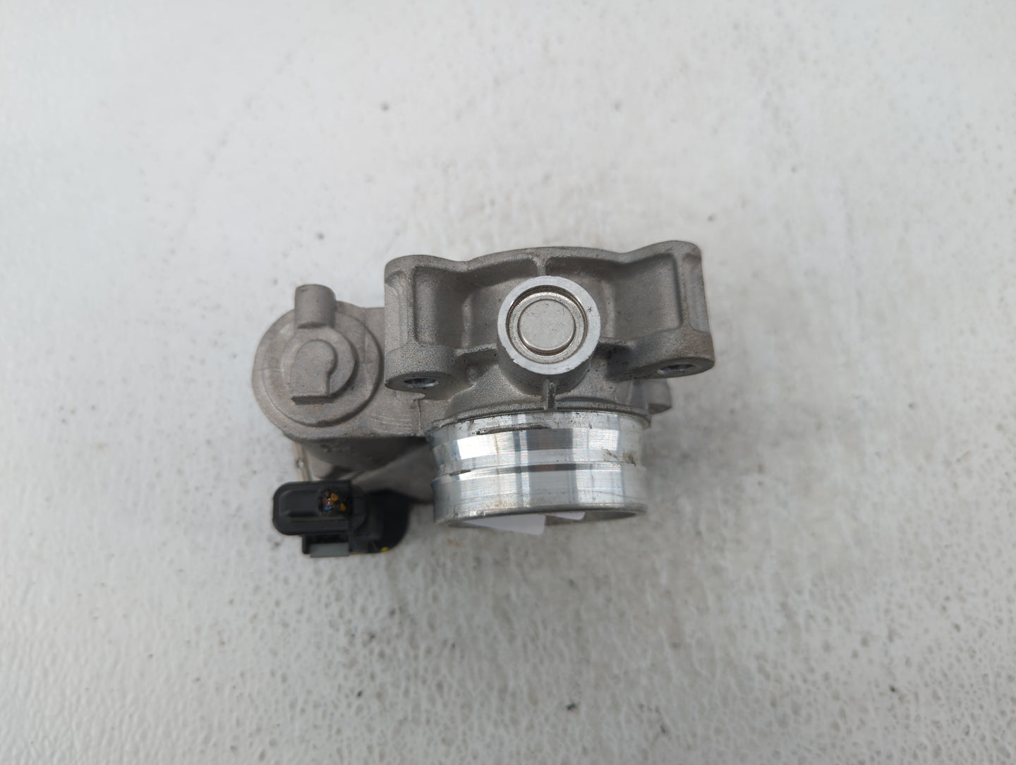 2016-2021 Chevrolet Malibu Throttle Body P/N:12671379AA Fits Fits 2016 2017 2018 2019 2020 2021 2022 OEM Used Auto Parts - O
