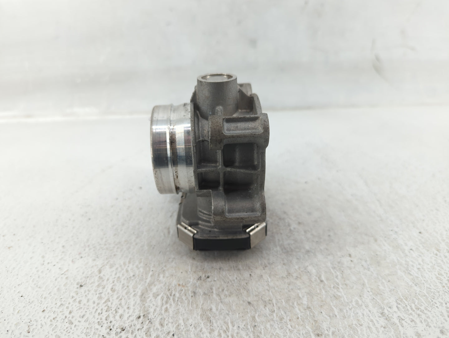 2016-2021 Chevrolet Malibu Throttle Body P/N:12671379AA Fits Fits 2016 2017 2018 2019 2020 2021 2022 OEM Used Auto Parts - O