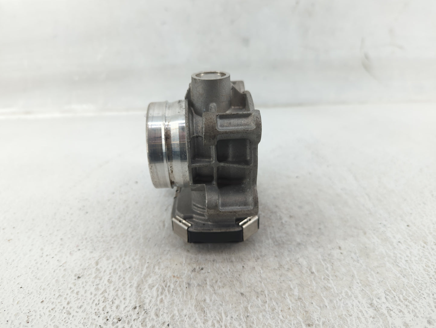 2016-2021 Chevrolet Malibu Throttle Body P/N:12671379AA Fits Fits 2016 2017 2018 2019 2020 2021 2022 OEM Used Auto Parts - O