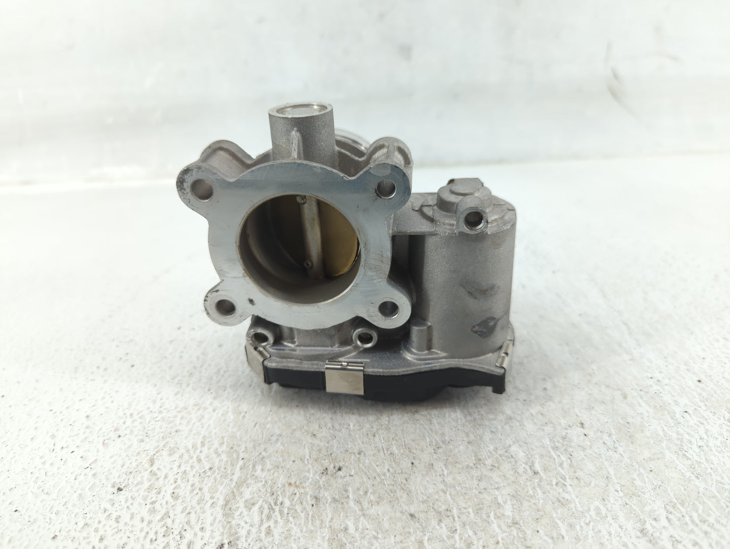 2016-2021 Chevrolet Malibu Throttle Body P/N:12671379AA Fits Fits 2016 2017 2018 2019 2020 2021 2022 OEM Used Auto Parts - O