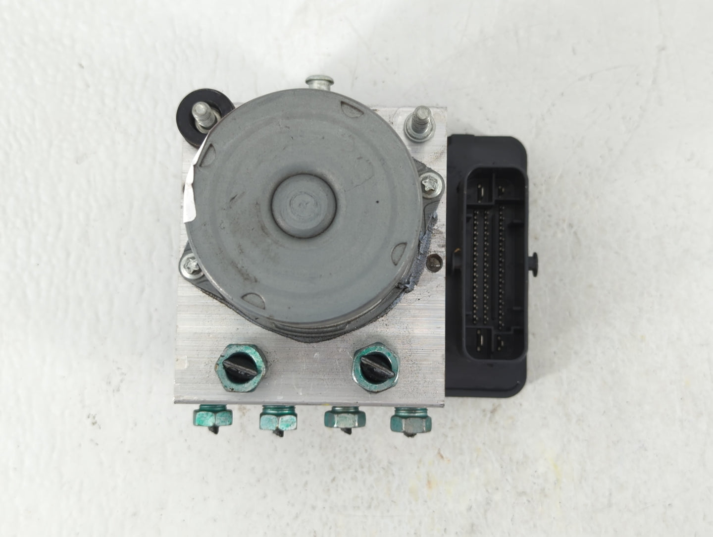 2019-2021 Chevrolet Malibu ABS Pump Control Module Replacement P/N:84767280 Fits Fits 2019 2020 2021 OEM Used Auto Parts - O