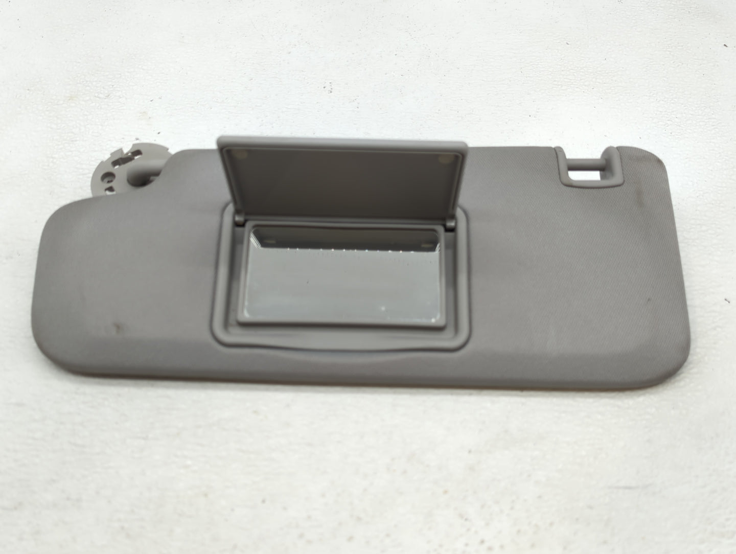 2016-2021 Chevrolet Malibu Sun Visor Shade Replacement Driver Left Mirror Fits Fits 2016 2017 2018 2019 2020 2021 OEM Used A