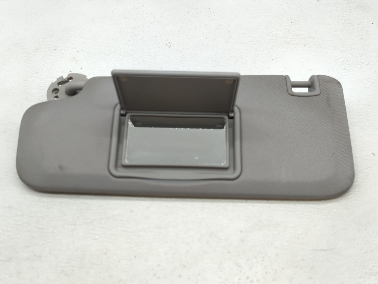 2016-2021 Chevrolet Malibu Sun Visor Shade Replacement Driver Left Mirror Fits Fits 2016 2017 2018 2019 2020 2021 OEM Used A