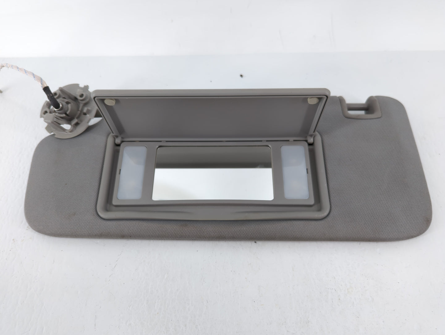 2016-2021 Chevrolet Malibu Sun Visor Shade Replacement Driver Left Mirror Fits Fits 2016 2017 2018 2019 2020 2021 OEM Used A