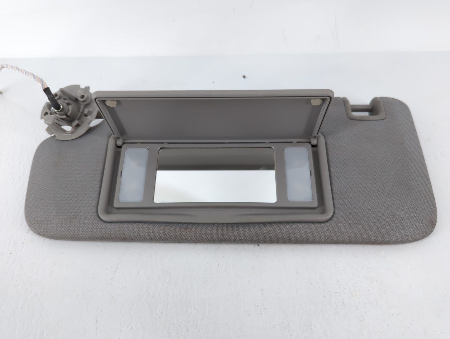 2016-2021 Chevrolet Malibu Sun Visor Shade Replacement Driver Left Mirror Fits Fits 2016 2017 2018 2019 2020 2021 OEM Used A