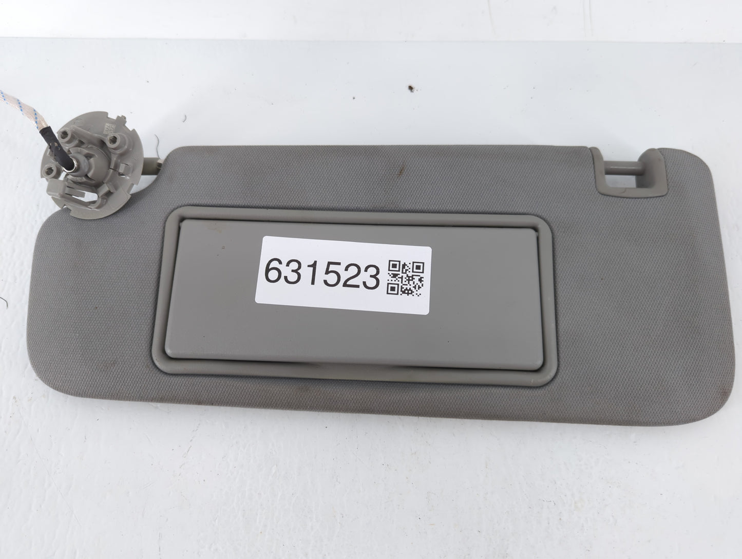 2016-2021 Chevrolet Malibu Sun Visor Shade Replacement Driver Left Mirror Fits Fits 2016 2017 2018 2019 2020 2021 OEM Used A