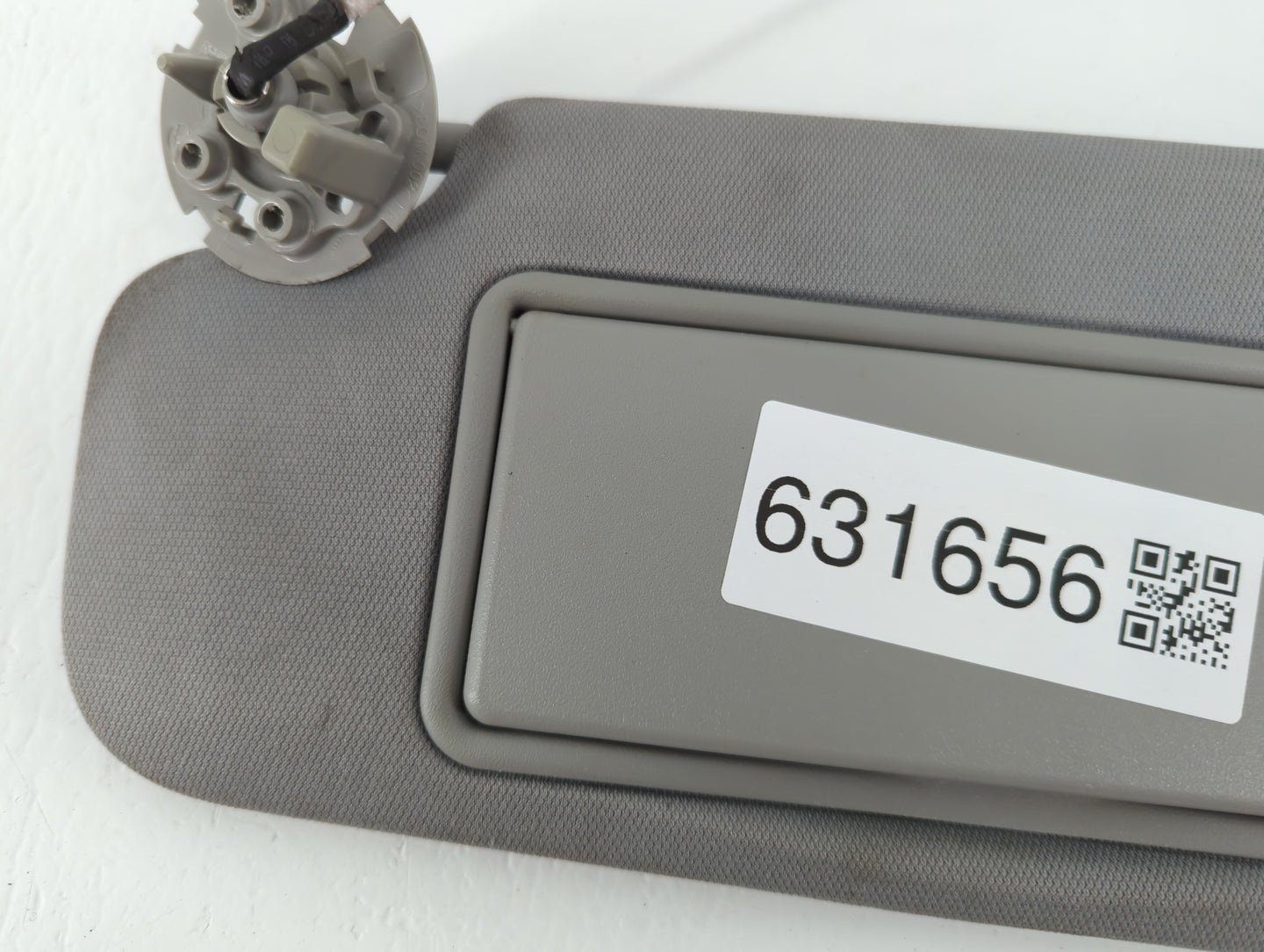 2016-2021 Chevrolet Malibu Sun Visor Shade Replacement Driver Left Mirror Fits Fits 2016 2017 2018 2019 2020 2021 OEM Used A