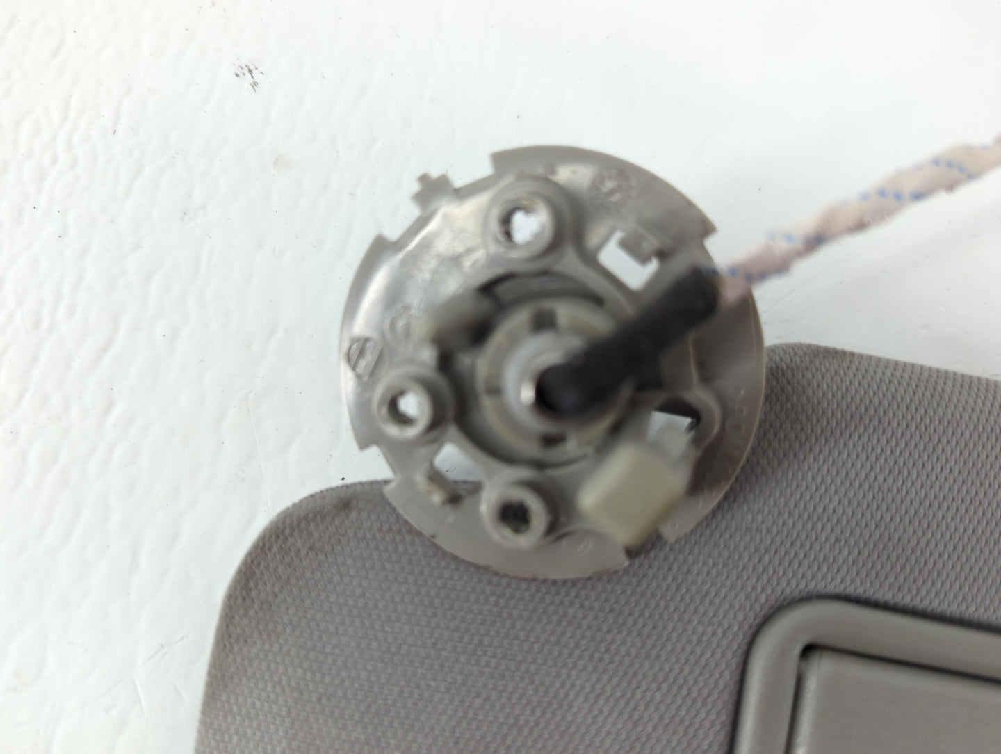 2016-2021 Chevrolet Malibu Sun Visor Shade Replacement Driver Left Mirror Fits Fits 2016 2017 2018 2019 2020 2021 OEM Used A