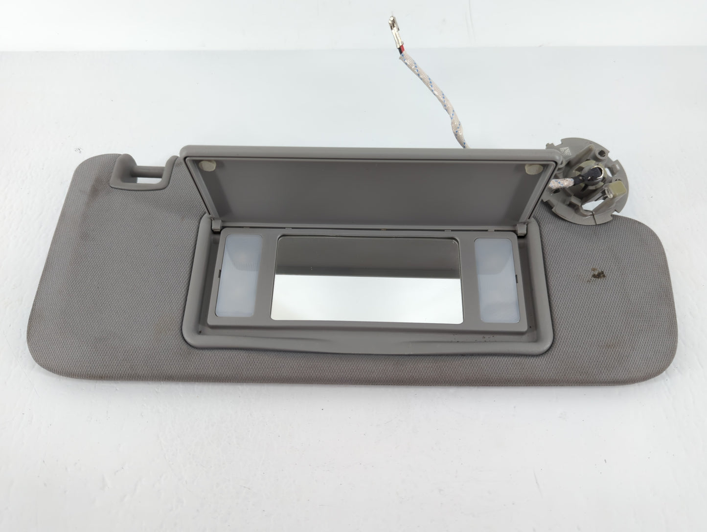 2016-2021 Chevrolet Malibu Sun Visor Shade Replacement Passenger Right Mirror Fits Fits 2016 2017 2018 2019 2020 2021 OEM Us