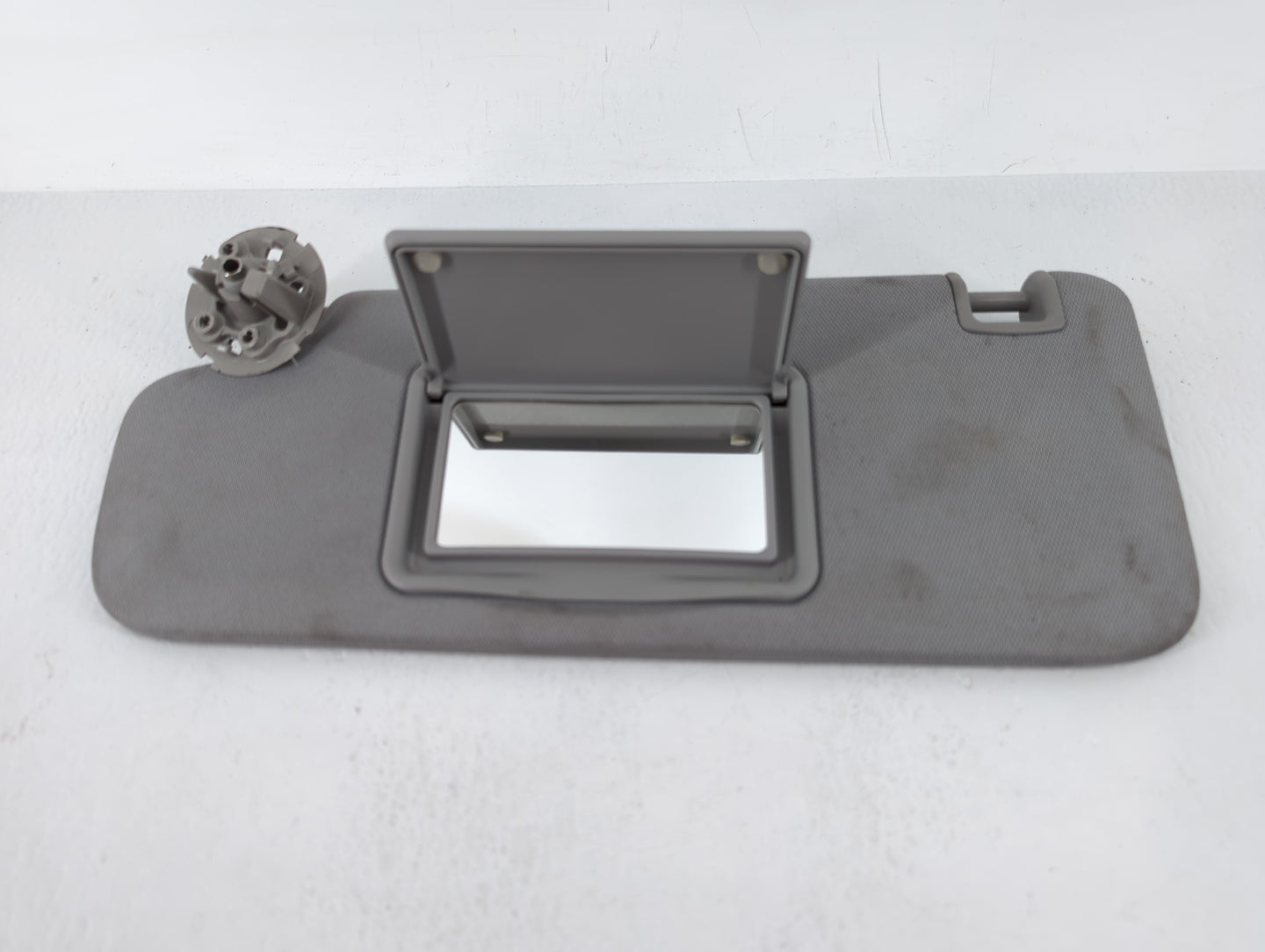 2016-2021 Chevrolet Malibu Sun Visor Shade Replacement Driver Left Mirror Fits Fits 2016 2017 2018 2019 2020 2021 OEM Used A