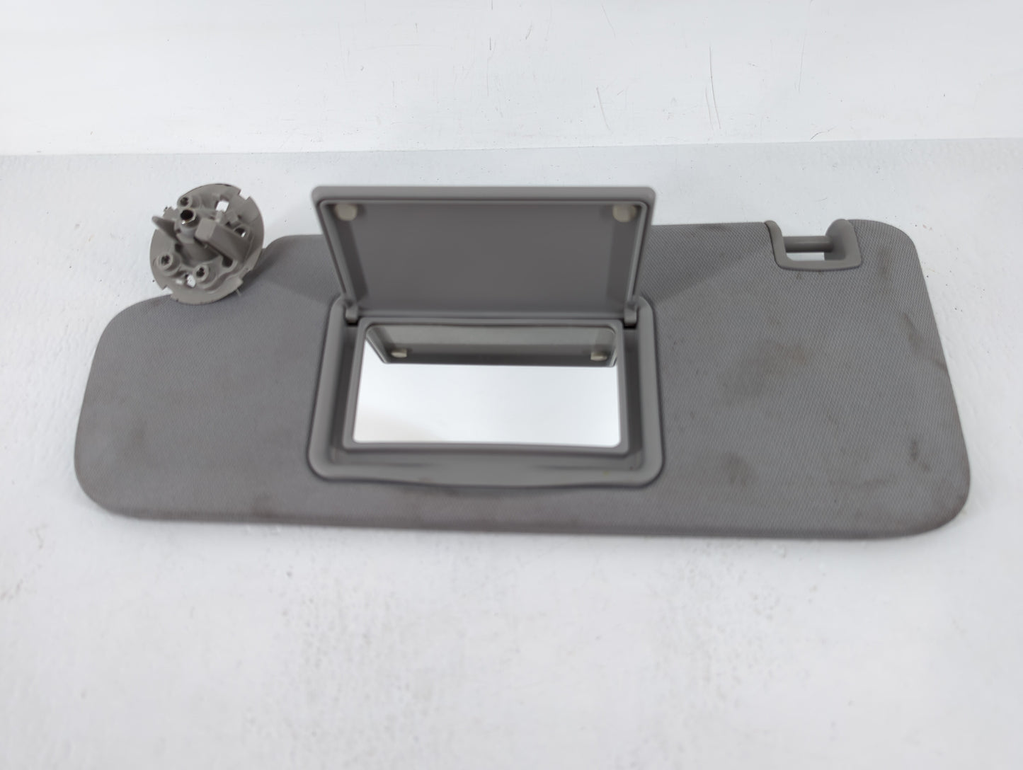 2016-2021 Chevrolet Malibu Sun Visor Shade Replacement Driver Left Mirror Fits Fits 2016 2017 2018 2019 2020 2021 OEM Used A