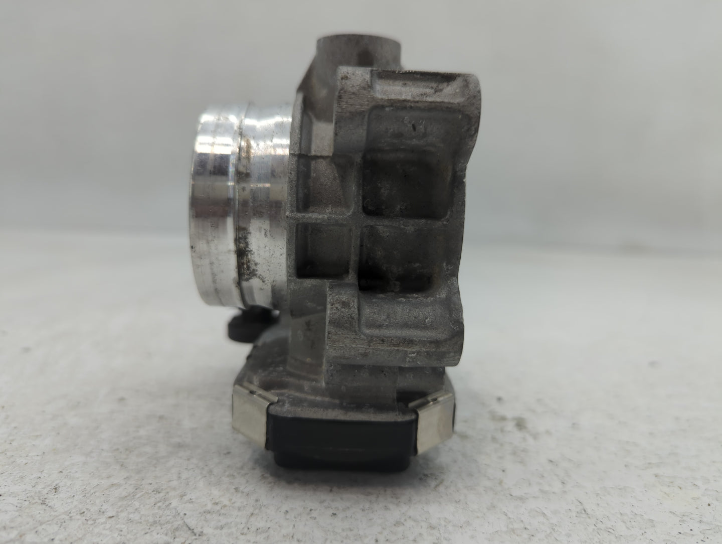 2016-2021 Chevrolet Malibu Throttle Body P/N:12671379AA Fits Fits 2016 2017 2018 2019 2020 2021 2022 OEM Used Auto Parts - O
