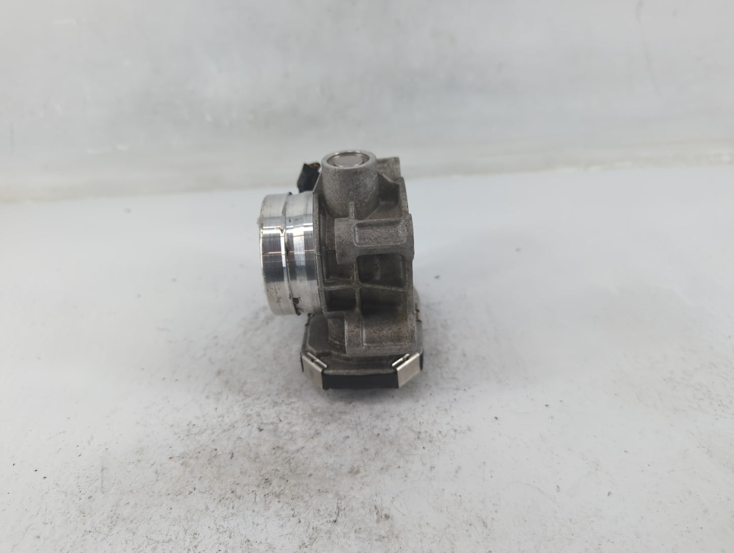 2016-2021 Chevrolet Malibu Throttle Body P/N:12671379AA Fits Fits 2016 2017 2018 2019 2020 2021 2022 OEM Used Auto Parts - O
