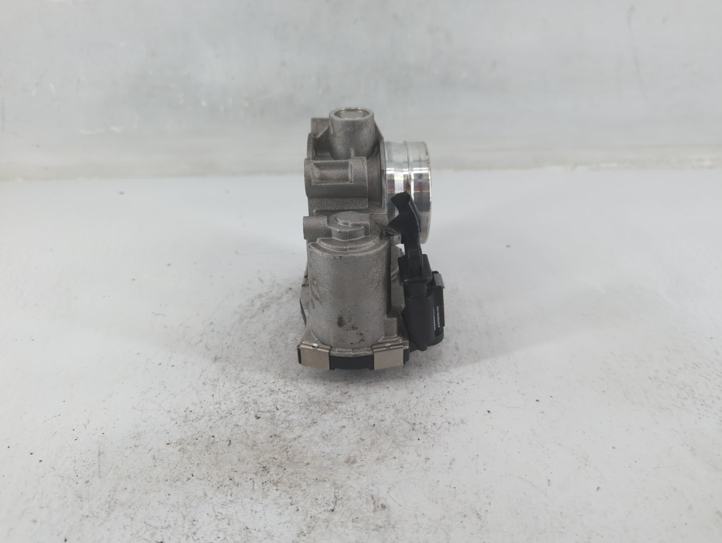 2016-2021 Chevrolet Malibu Throttle Body P/N:12671379AA Fits Fits 2016 2017 2018 2019 2020 2021 2022 OEM Used Auto Parts - O
