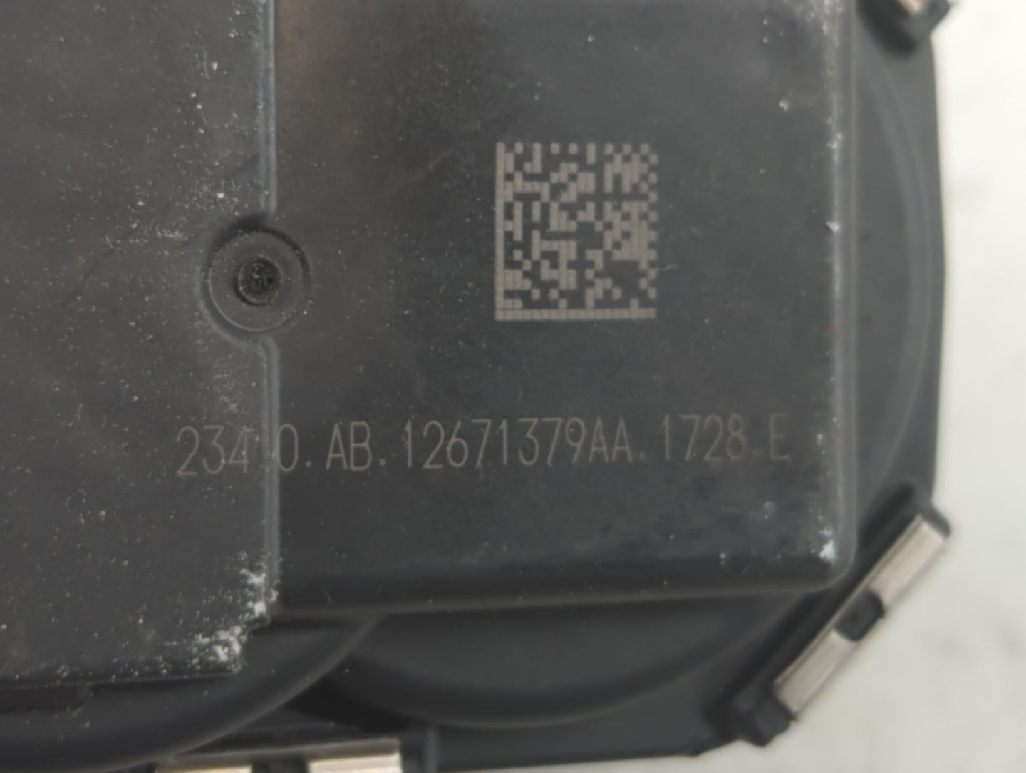 2016-2021 Chevrolet Malibu Throttle Body P/N:12671379AA Fits Fits 2016 2017 2018 2019 2020 2021 2022 OEM Used Auto Parts - O